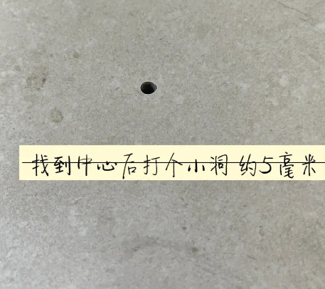 吴兴瓷砖空鼓维修公司专业解答在瓷砖铺贴过程中，如果砂料搅拌不均匀，将会带来以下问题